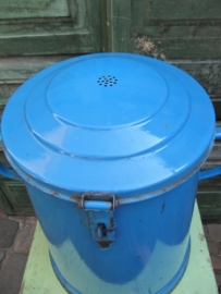 Brocante grote blauwe emaille voorraadpot