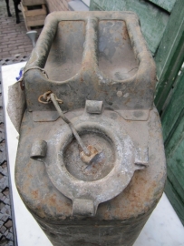 Old canister from the US Army