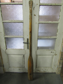 Oude houten peddel