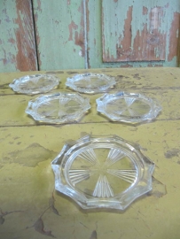 Brocante glazen onderzettertjes, set van 5