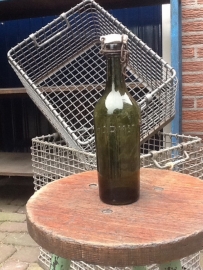 Old bracket bottle labeled Harmatviz
