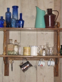 Heel oud brocante wandrek of legplank