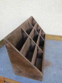 Oude houten Franse 9 vaks presentatie bak voor bijvoorbeeld folders