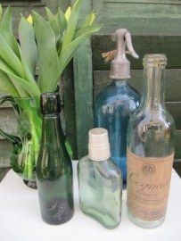 Brocante glass bottle bracket