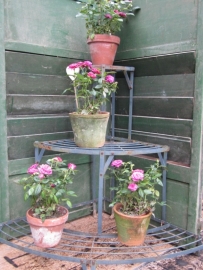 Oude Franse metalen etagere 1/4 cirkel