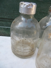 Setje 3 stuks oude infuusflessen