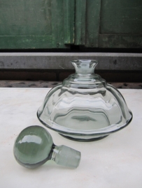 Oud brocante glazen grijzig setje van stolp flesje en schaaltje