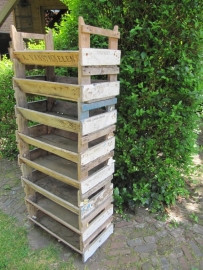 Very nice Belgian stackable grapes boxes