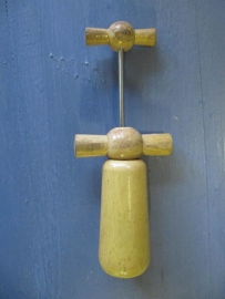 Oude houten kurkentrekker
