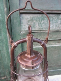 Beautiful very old oil lamp super cool!