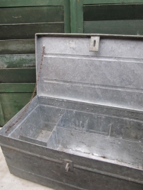 Cool brocante galvanized metal box with dividers