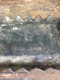 Antique cast iron vide poche