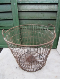 Leuke oude brocante draadmand