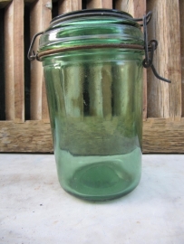 Nice old jar from Durfor with a content of 1 liter.