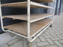 Industriële oude (bakkers) trolley met 8 etages