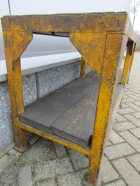 Oude industriële werkbank/tafel*