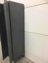 Oude lockerkast 2 deurs