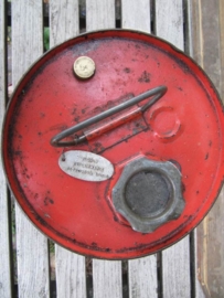 Oude rode ronde jerrycan