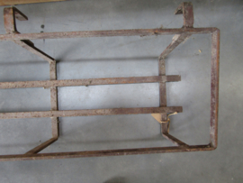 Brocant metalen bloembak