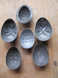 Set of 6 little eggs molds