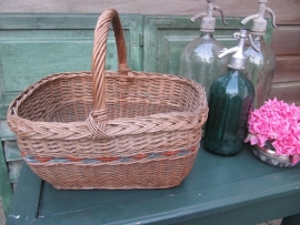 French brocante basket with handle