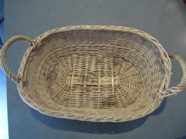 Duster basket of reeds