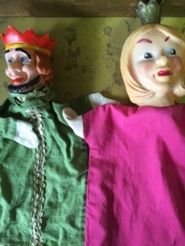Oude poppenkast poppen