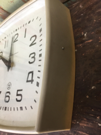 Retro clock olive