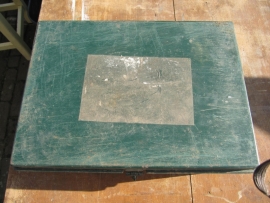 Brocante green metal box with two handles