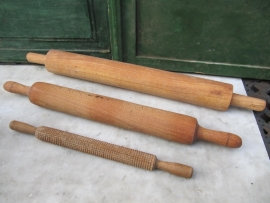 Rolling pin with structure