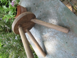 Brocante houten driepoots krukje