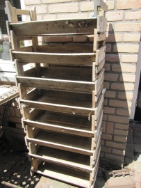 Very nice Belgian stackable grapes boxes