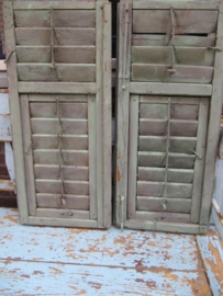 Antieke houten set luiken zeegroen