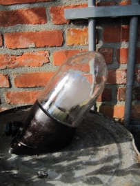 Oude bakkelite stallamp