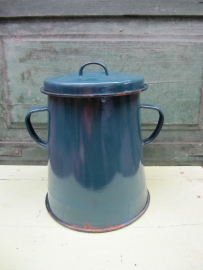 Beautiful cute green enamel stock pot