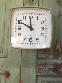 Retro clock olive