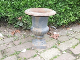 Franse grote gietijzeren vaas