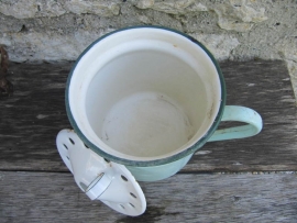 Emaille brocante mintgroene melkkoker