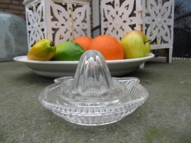 Brocante glass juicer