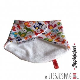 Slabber, bandana bib, zeverslab By Liesjesdag, vosjes multi wit