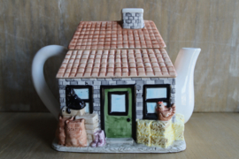 The Village Collectables - Farm Shop - Theepot
