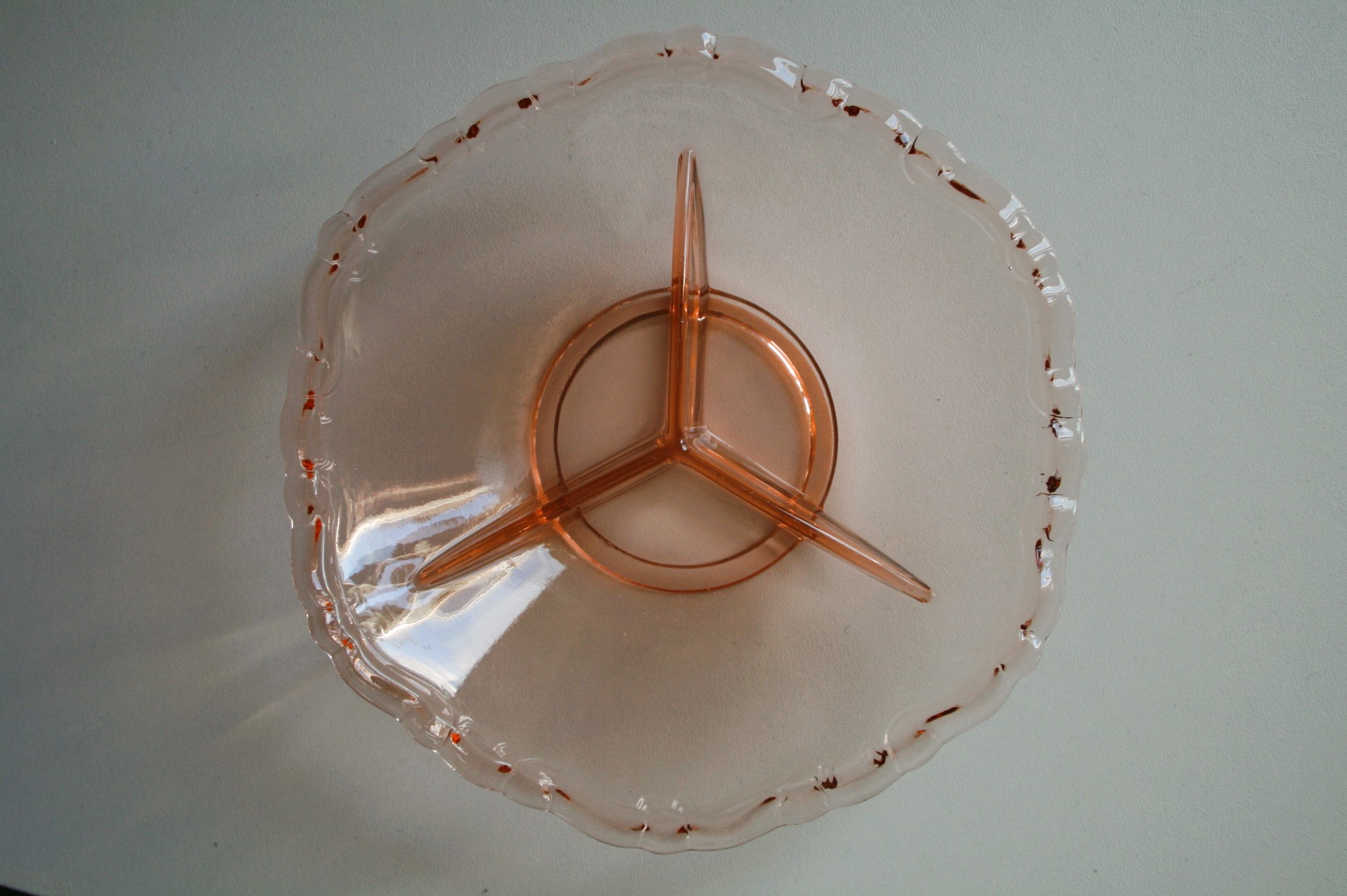 3-Vaksschaaltje - Krulrandje - Roze Glas