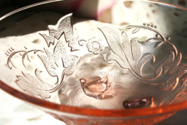 Schaaltje - Bladmotief - Roze Glas