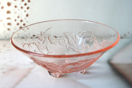 Schaaltje - Bladmotief - Roze Glas