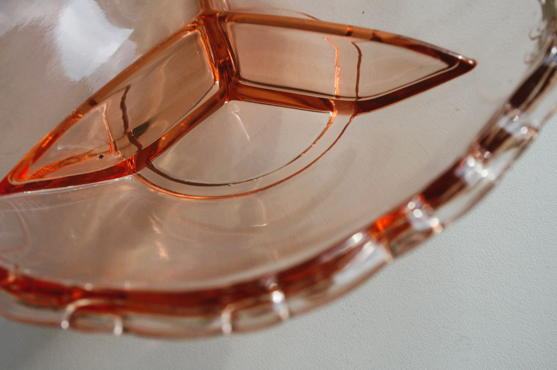 3-Vaksschaaltje - Krulrandje - Roze Glas