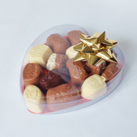 Hartendoos transparant 16 x 17 x 3 cm, gevuld met bonbons