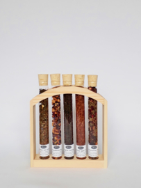 Theekado met houten rekje met 5 glazen buisjes met thee