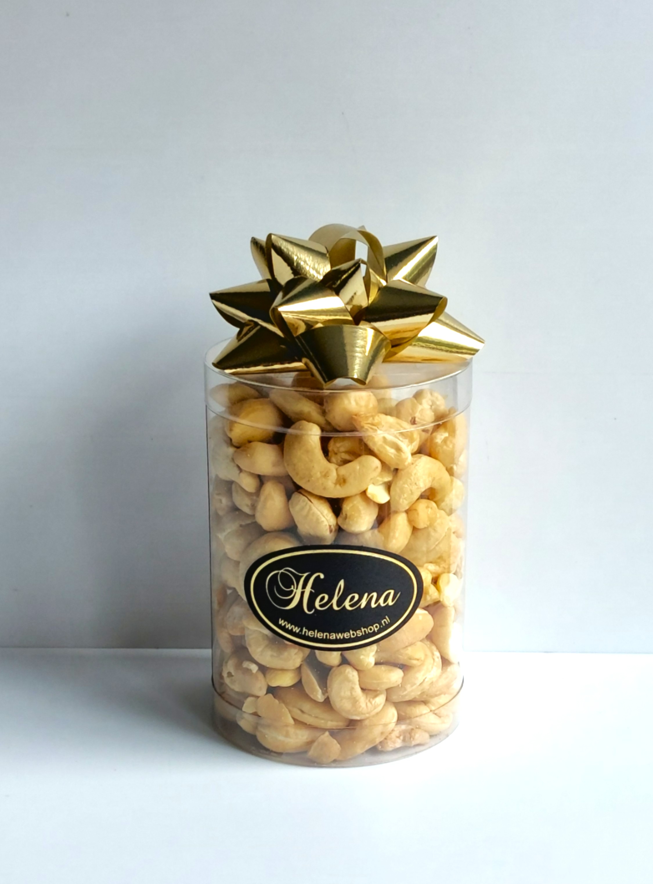 Notenkoker 10 cm , gevuld met gebrande cashewnoten, 200 gram