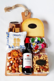 Kaas/noten / wijn pakket op luxe serveerplank