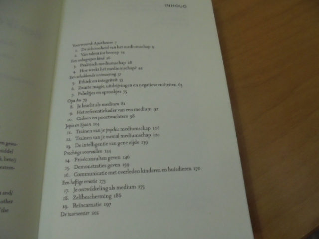 Ben ik echt een medium? - mediumschap: van aanleg tot beroep